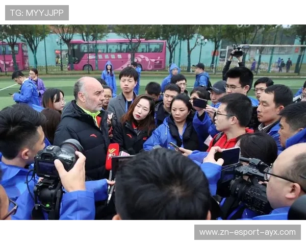 琜队如何推进青训课程的国际交流与竞争，如何进入青训体系